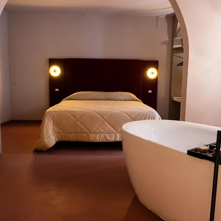 Chiave Di Volta Luxury E Bed and Breakfast 4*